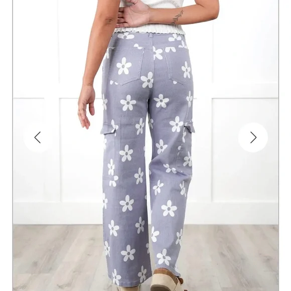 BiBi Gray Floral Wide-Leg Pant NWT - Picture 2 of 8